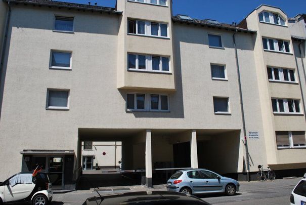 City-Residence: Modernes Apartment in Laufnähe zur Leipziger Straße - Photo 1