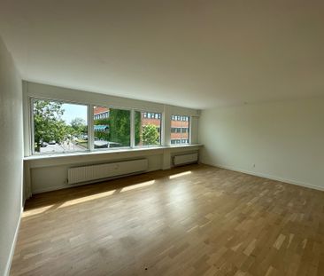 Stor og lys lejlighed tæt på Ikast storcenter - Photo 2