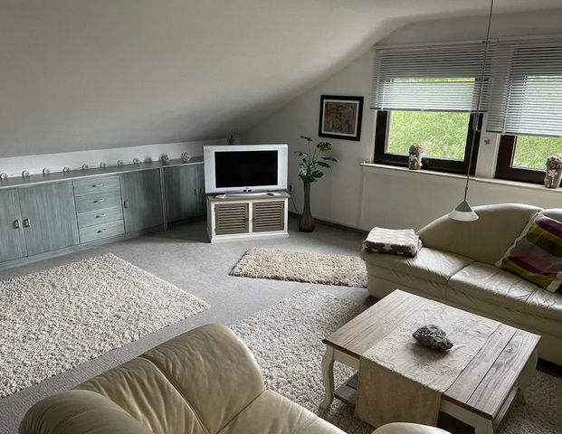 Cozy Living - Helle Dachgeschosswohnung in Witten - Video Online - Photo 1