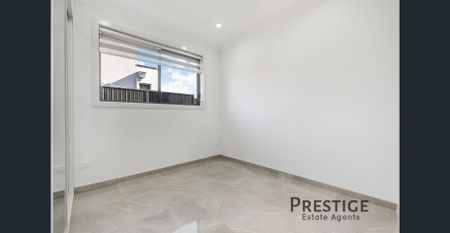 Street Frontage 2 Bedroom Granny Flat! - Photo 2