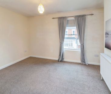 2 Bedroom Terraced House with Enclosed Garden, Available NOW - Photo 5