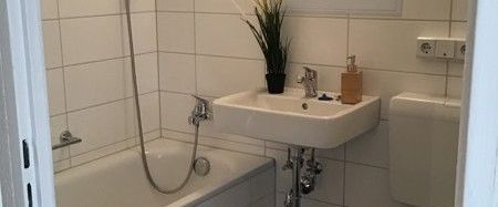 Wohnung mit Balkon im Erdgschoß! - Photo 1