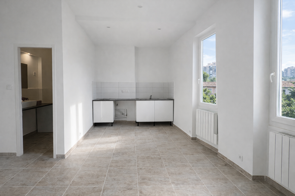 Location Appartement 2 pièces 42m² MARSEILLE 4ème - Photo 1