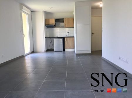 T2 AVEC JARDIN ET TERRASSE + PARKING DOUBLE - Photo 5