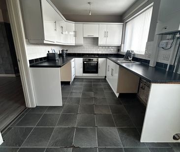 3 Bed Terraced House, Rolleston Avenue, M40 - Photo 3