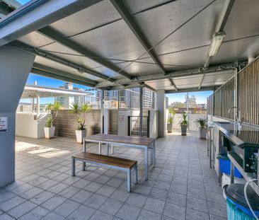Modern Unit In Boutique Building - Photo 6