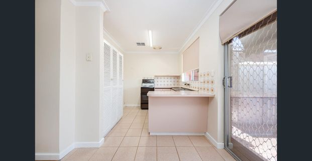 Ideal Location! - Photo 1