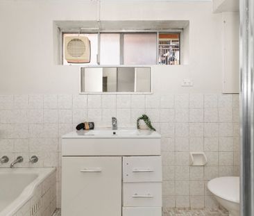 Comfortable & Convenient Living in the Heart of Eastwood - Photo 4