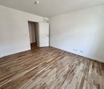 Kernsanierter Altbau - 2-Raum Wohnungen in beliebter Lage - Photo 5