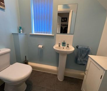 1 bedroom in a house share to rent - Photo 4