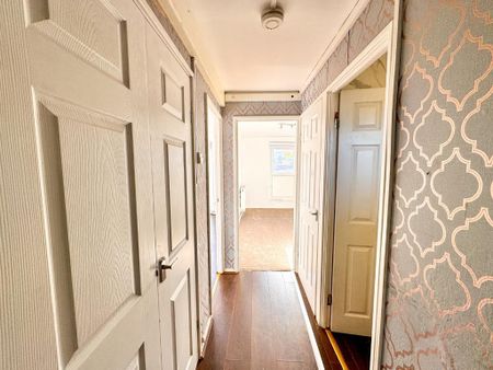 2 bedroom ground floor flat to rent - Photo 3