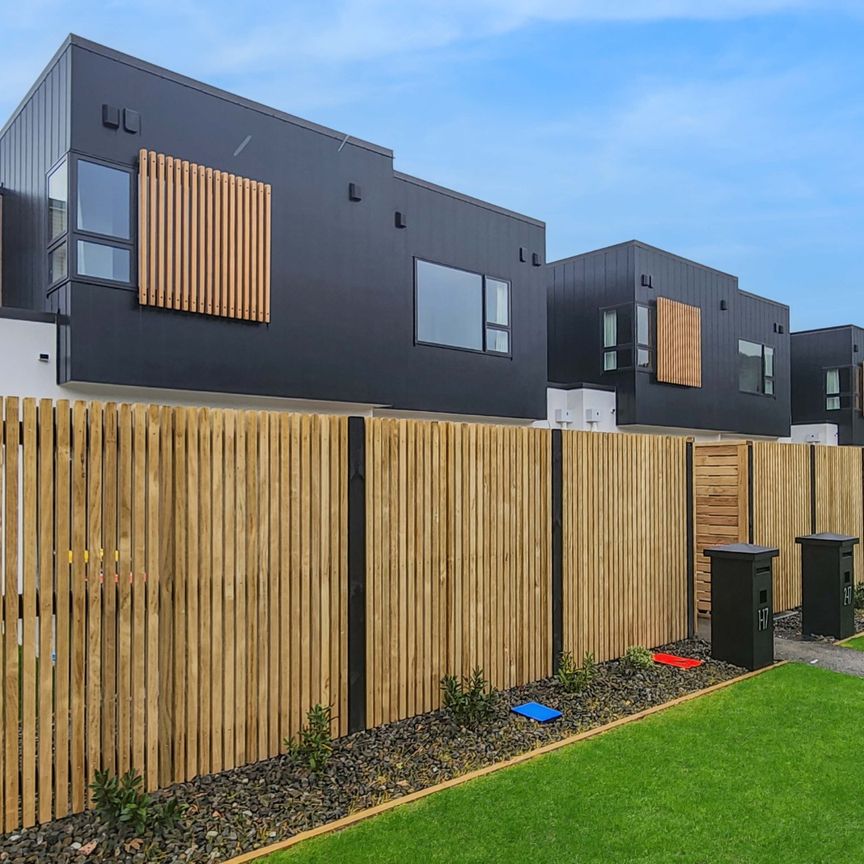 New in Wainui - Photo 1