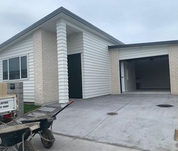 Modern Comfort Meets Coastal Lifestyle in Papamoa - Photo 4