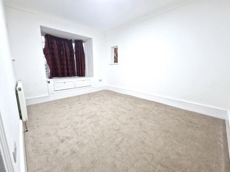 3 bedroom detached bungalow to rent - Photo 2