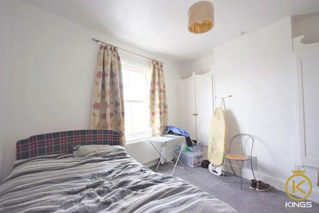 5 bedroom semi-detached house to rent - Photo 3