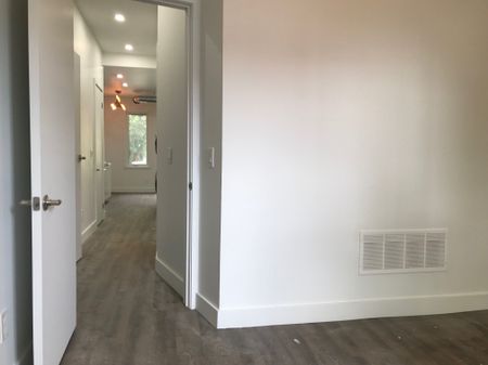 For Lease - 344 Bartlett Avenue Unit# Room 1, Toronto, Ontario - Photo 3