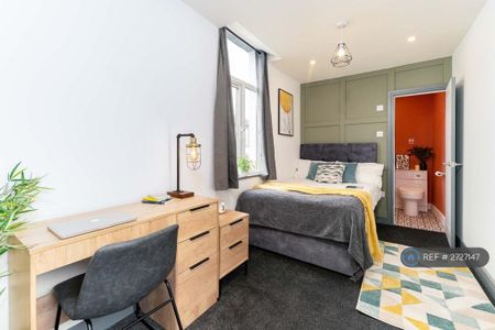 1 bedroom in a house share to rent - Photo 4