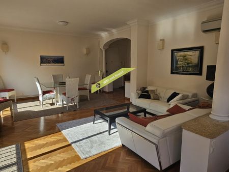 T3-4 MEUBLÉ – IMMEUBLE POUILLON – VIEUX PORT - Photo 4