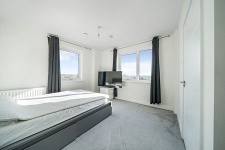 St. Johns Road, NEW MALDEN - Photo 3