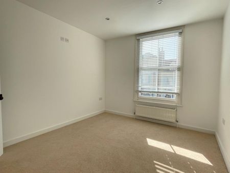 3 bedroom detached house to rent - Photo 5