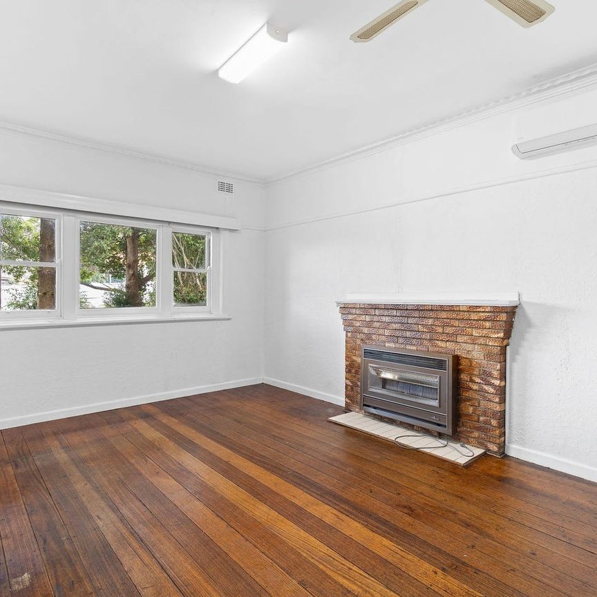 Charming Family Home in a Convenient Boronia Location - Photo 1