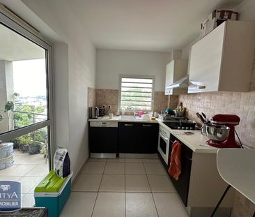 Location Appartement 3 pièces 78m² ST DENIS 97400 - Photo 2