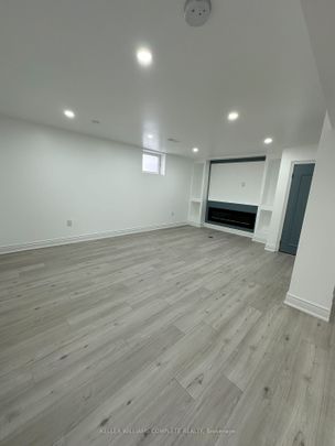 Detached Home For Lease | X8134478 - Photo 1