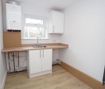 3 bedroom terraced house to rent - Photo 6