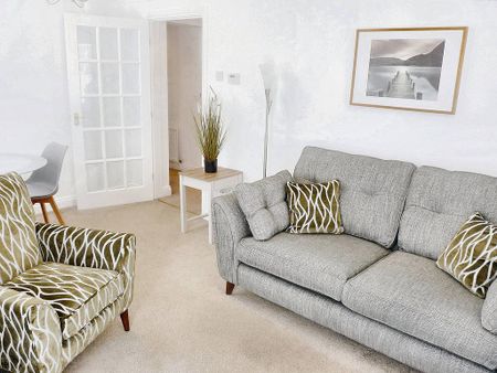 2 bedroom flat to rent - Photo 3