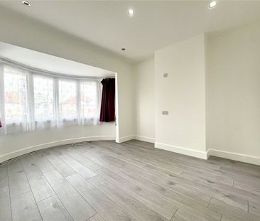 Okehampton Crescent, Welling, Kent, DA16 1DA - Photo 2