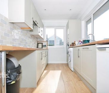 3 bedroom detached bungalow to rent - Photo 6