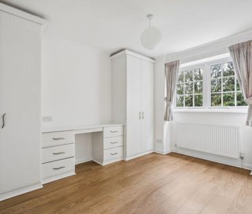 4 bedroom end of terrace house to rent - Photo 6