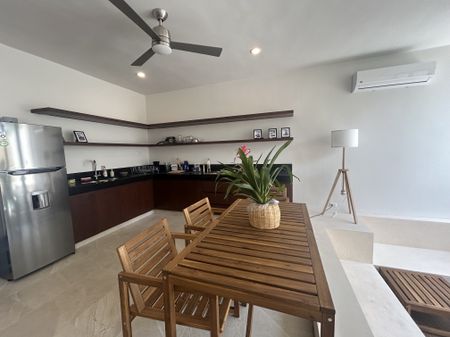 Townhouse de 1 recámara, amueblado, en privada en Temozón. - Photo 4