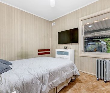 Renovated 3 bedroom home - Photo 2