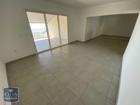 Location Appartement 3 pièces 95m² STE CLOTILDE 97490 - Photo 2