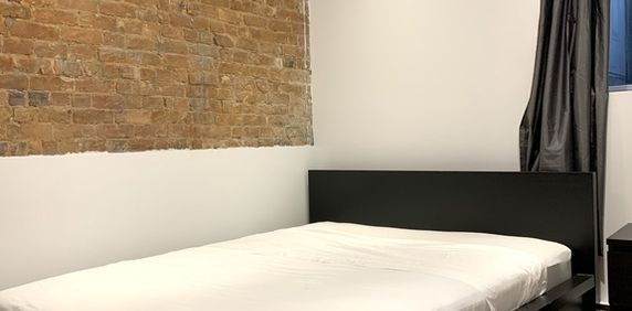 Downtown - Nice Furnished 3 1/2 For Rent - Photo 2
