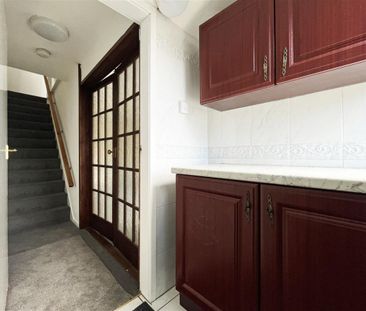 3 bedroom End of terrace house to rent - Photo 2