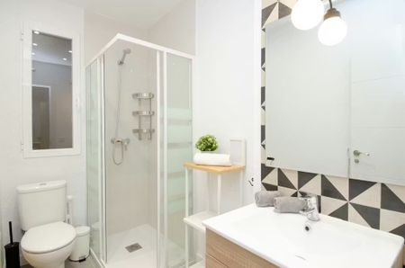 Calle del Doctor Esquerdo, Madrid, Community of Madrid 28028 - Foto 2