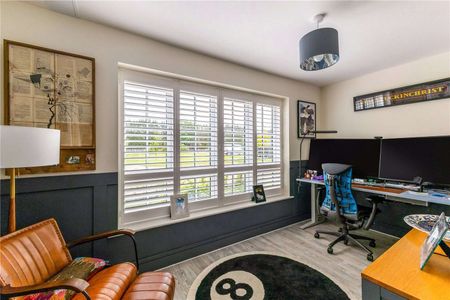 A well presented contemporary family home with views over adjoining farmland. - Photo 2