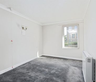 1 bedroom retirement property to rent - Photo 6