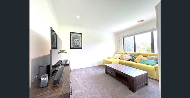 Contemporary Living With Multiple Living Zones! - Photo 1
