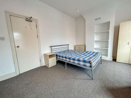 3 bedroom terraced house to rent - Photo 3