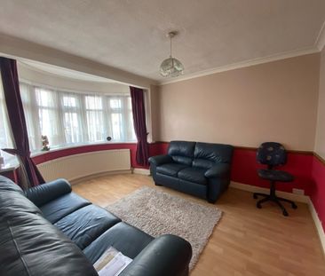 4 Bed Terraced House, Capthorne Avenue, HA2 - Photo 6