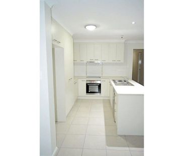 MODERN FAMILY HOME WITH SPACE & COMFORT - Photo 4