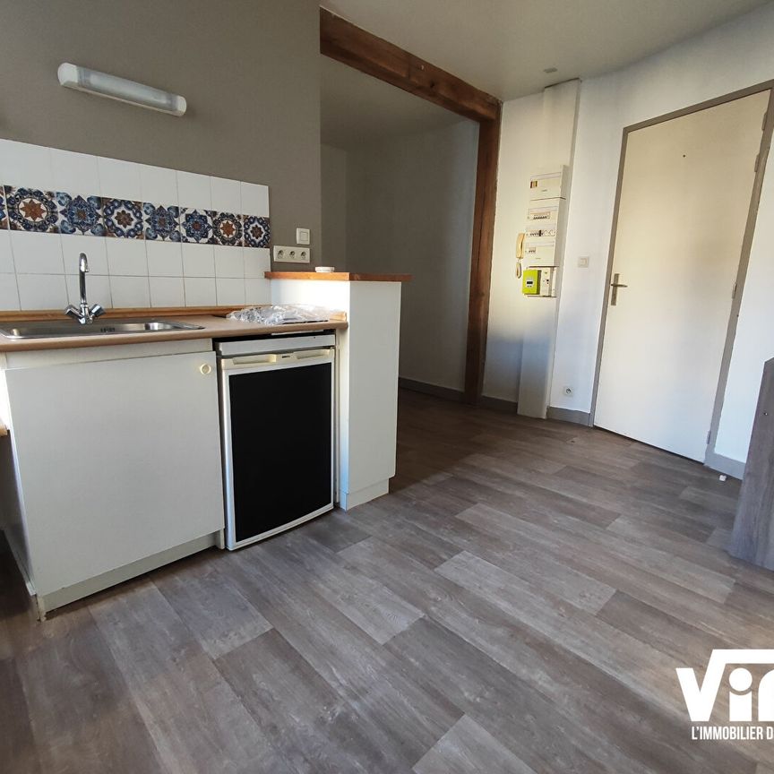 LIMOGES T2 DE 26 m² EN DUPLEX EN HYPER CENTRE VILLE - Photo 1