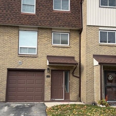 For Lease - 1115 Paramount Drive Unit# 68, Hamilton, Ontario - Photo 4