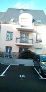 Proche centre-ville et commerces - appartement T2 - 45 m² habitables. - Photo 3