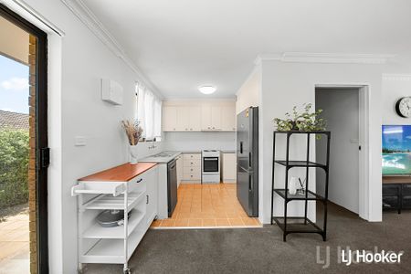 2 Bedroom Townhouse in the Heart of Karabar - Photo 2