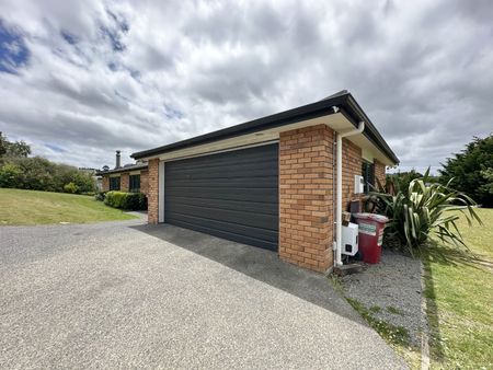 Single Level Executive Home - 4 Bedrooms - Riverstone Terrace - Photo 4