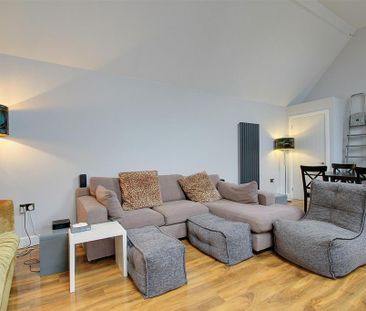 2 bedroom barn conversion to rent - Photo 3